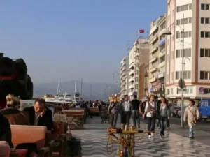 An der Uferpromenade in Izmir