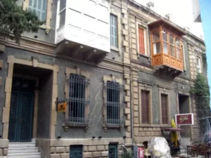 Alte Steinhäuser in Izmir sind zum verlieben schön